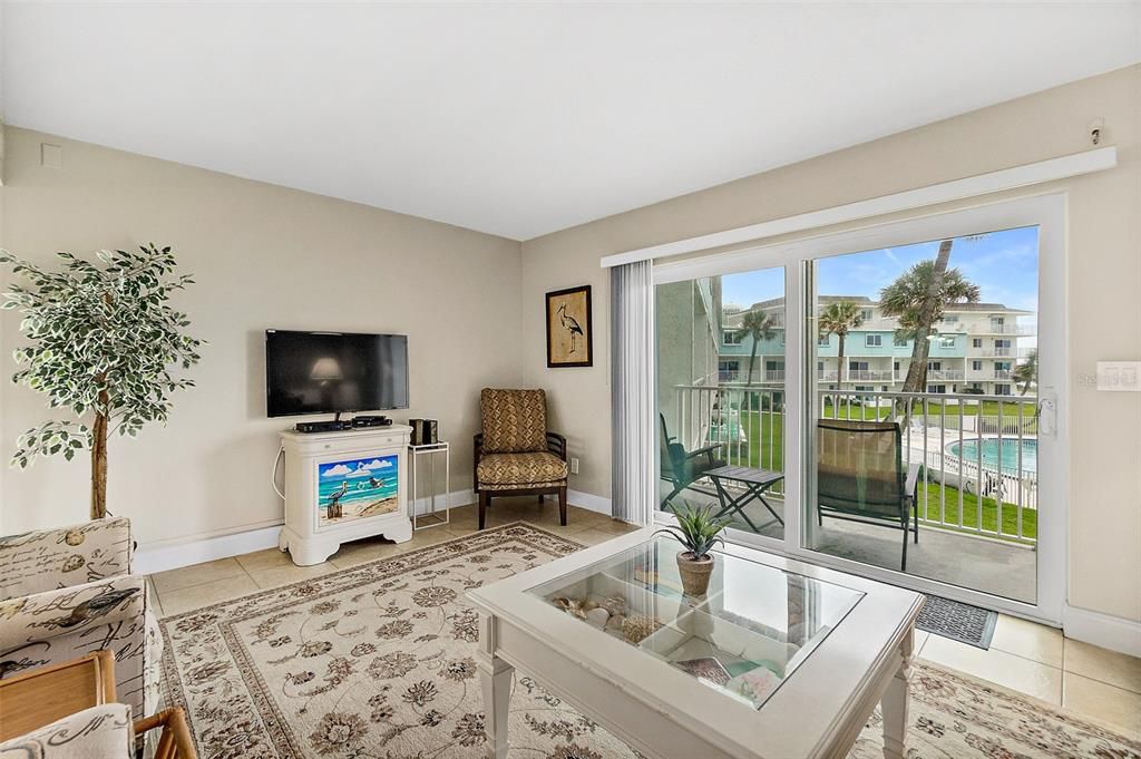 待售: $439,000 (2 贝兹, 2 浴室, 1201 平方英尺)