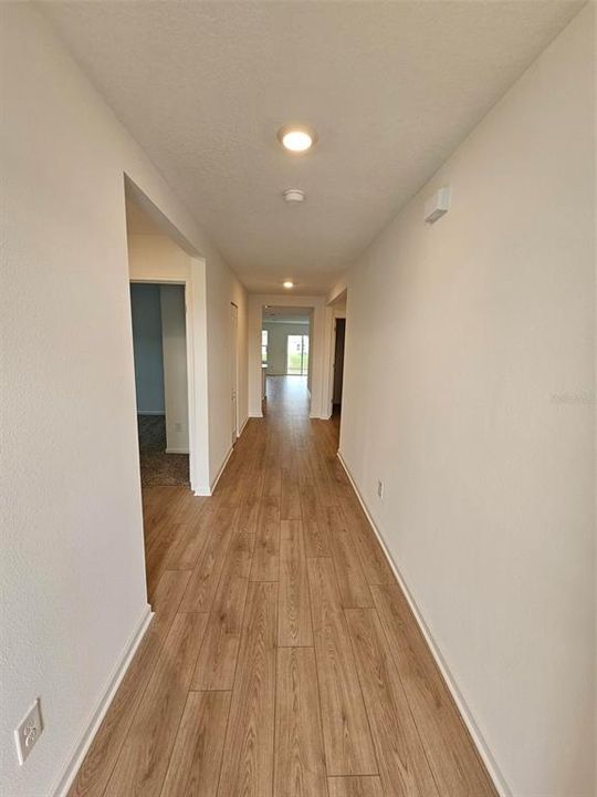 На продажу: $395,990 (4 спален, 2 ванн, 1862 Квадратных фут)