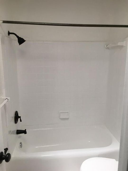 Active With Contract: $1,850 (3 beds, 2 baths, 1070 Square Feet)