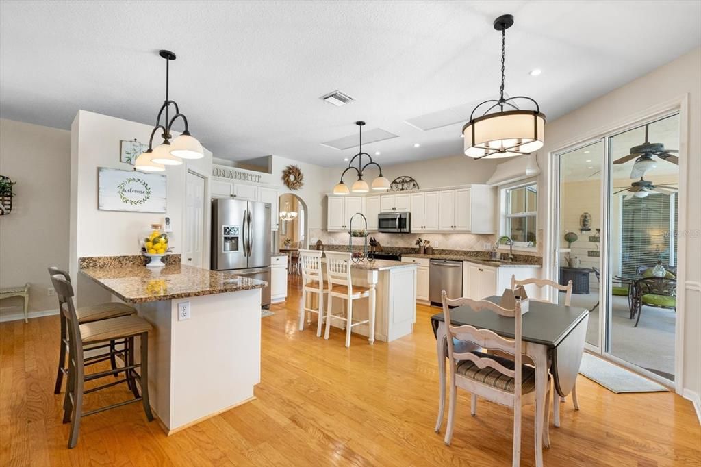 На продажу: $789,000 (3 спален, 2 ванн, 2741 Квадратных фут)