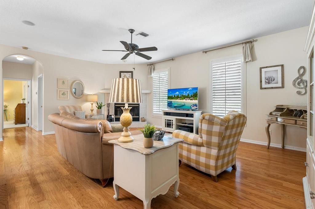 На продажу: $789,000 (3 спален, 2 ванн, 2741 Квадратных фут)