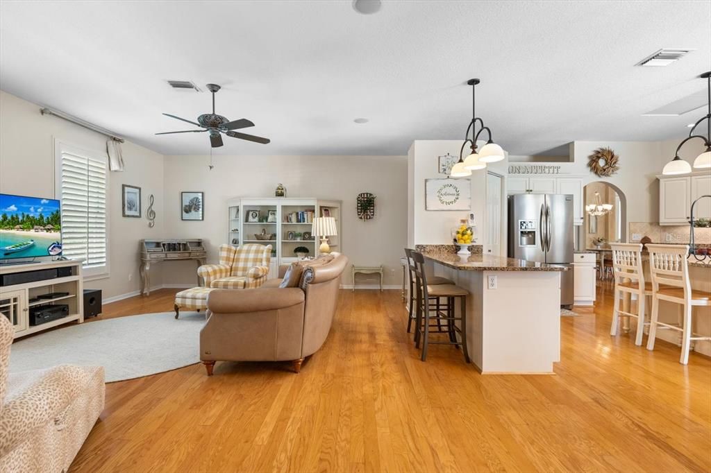 На продажу: $789,000 (3 спален, 2 ванн, 2741 Квадратных фут)