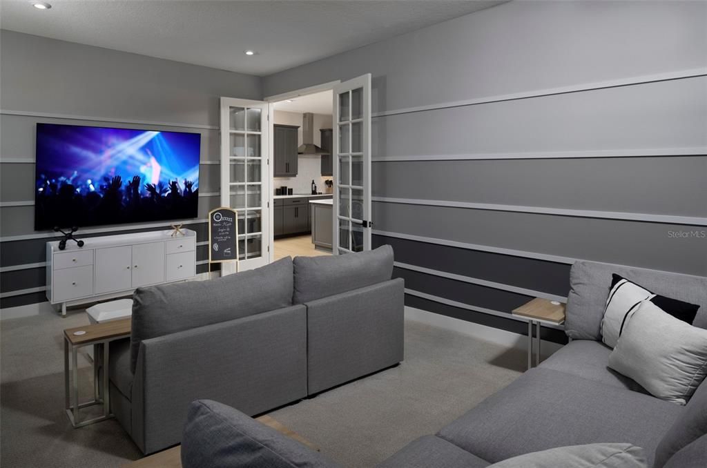 合同活跃: $769,635 (4 贝兹, 3 浴室, 3057 平方英尺)