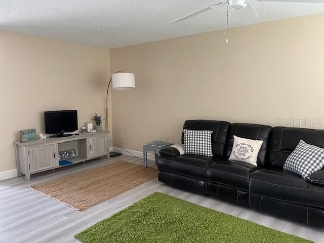 For Rent: $4,200 (3 beds, 2 baths, 1127 Square Feet)