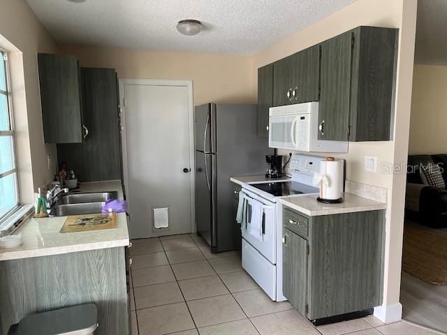 For Rent: $4,200 (3 beds, 2 baths, 1127 Square Feet)