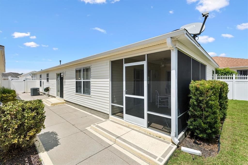 Active With Contract: $359,000 (3 beds, 2 baths, 1397 Square Feet)