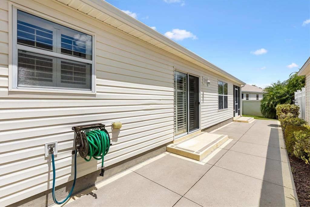 Active With Contract: $359,000 (3 beds, 2 baths, 1397 Square Feet)