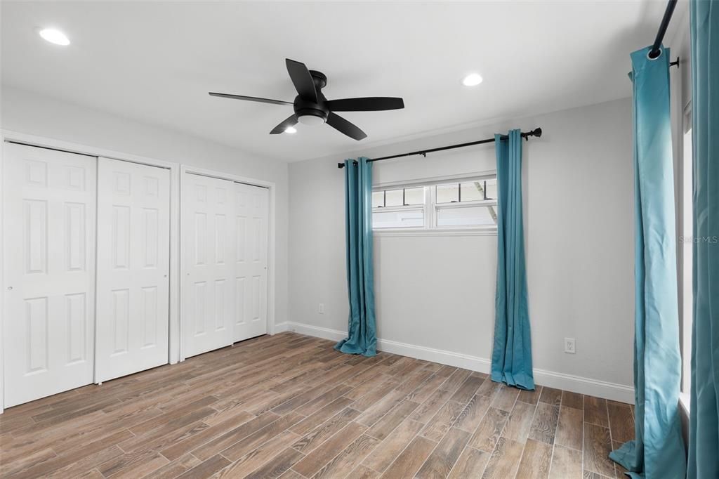 Под контрактом: $5,495 (3 спален, 2 ванн, 1698 Квадратных фут)