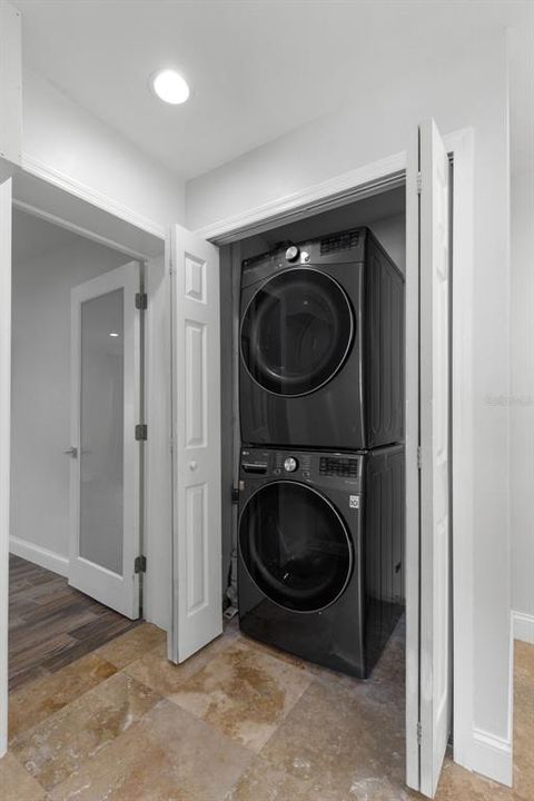 Под контрактом: $5,495 (3 спален, 2 ванн, 1698 Квадратных фут)