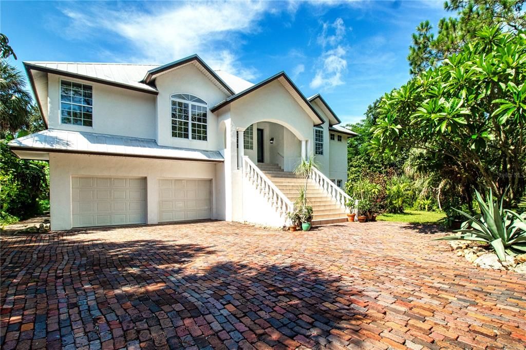 For Sale: $990,000 (4 beds, 3 baths, 3615 Square Feet)