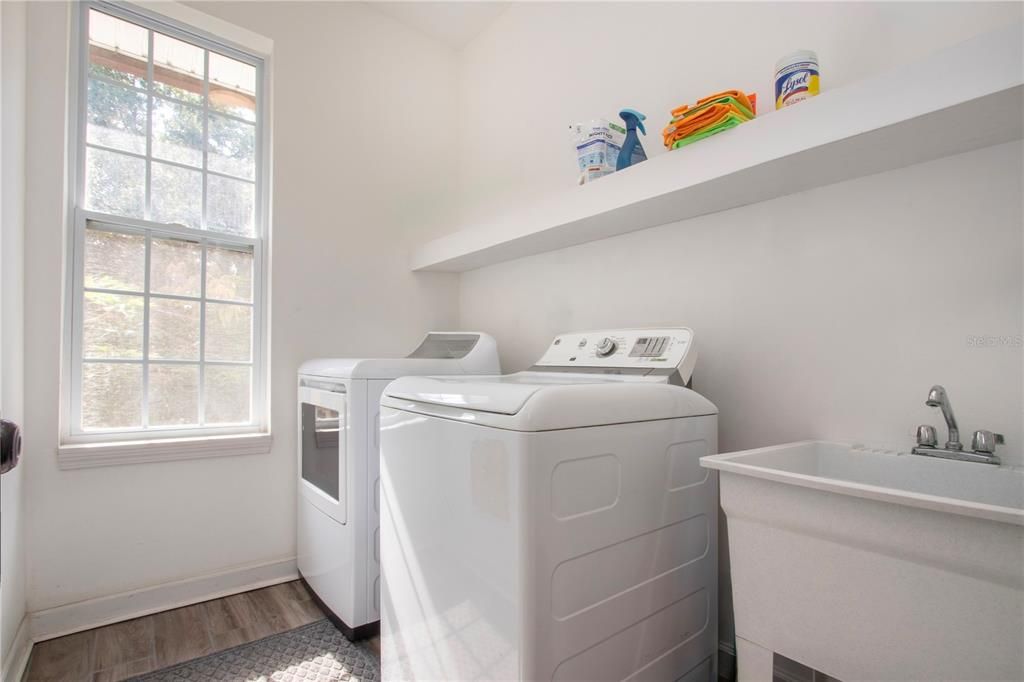 For Sale: $990,000 (4 beds, 3 baths, 3615 Square Feet)