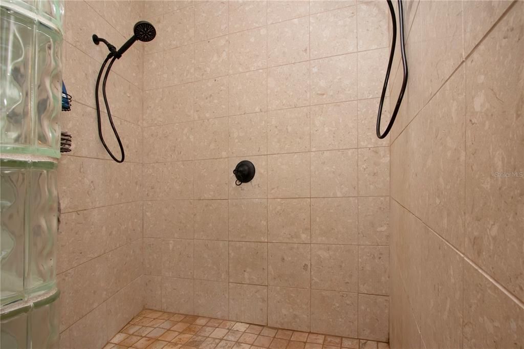 For Sale: $990,000 (4 beds, 3 baths, 3615 Square Feet)