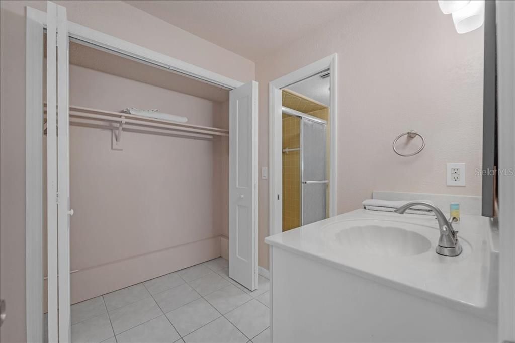 For Rent: $3,650 (4 beds, 5 baths, 3008 Square Feet)