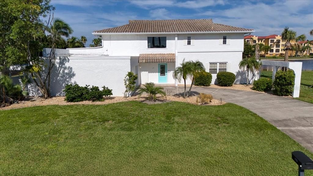 For Rent: $3,650 (4 beds, 5 baths, 3008 Square Feet)