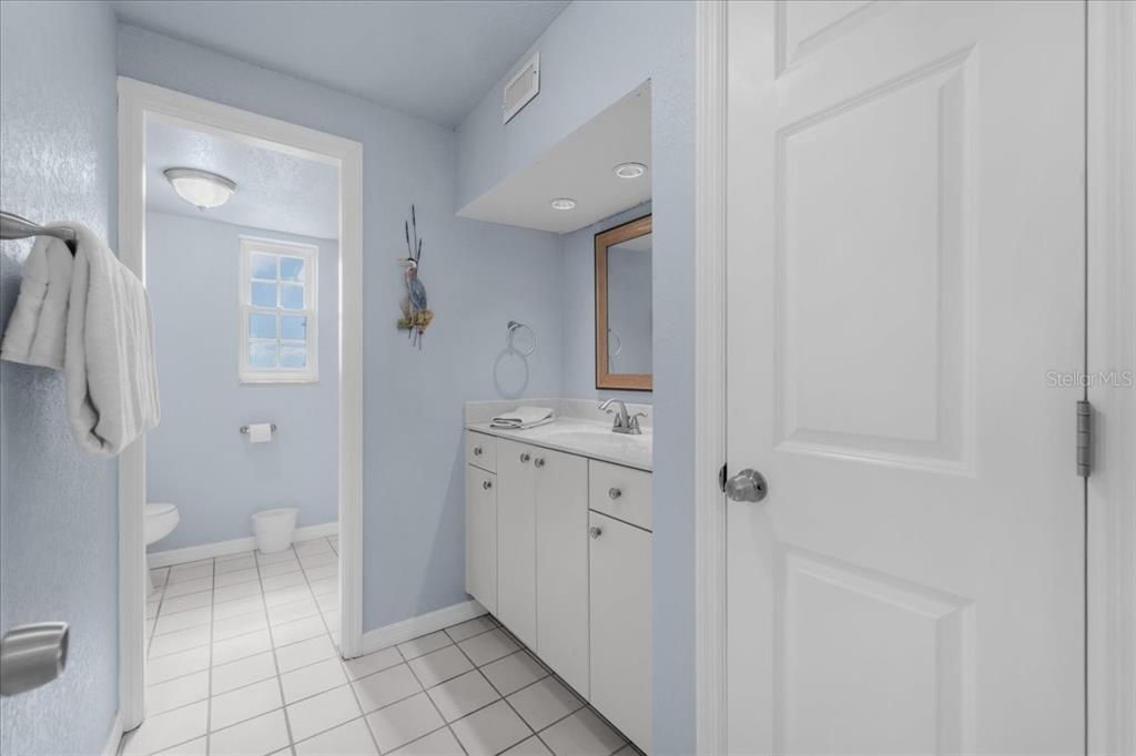 For Rent: $3,650 (4 beds, 5 baths, 3008 Square Feet)