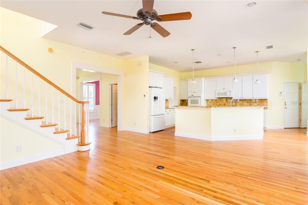 Active With Contract: $6,250 (4 beds, 3 baths, 3251 Square Feet)