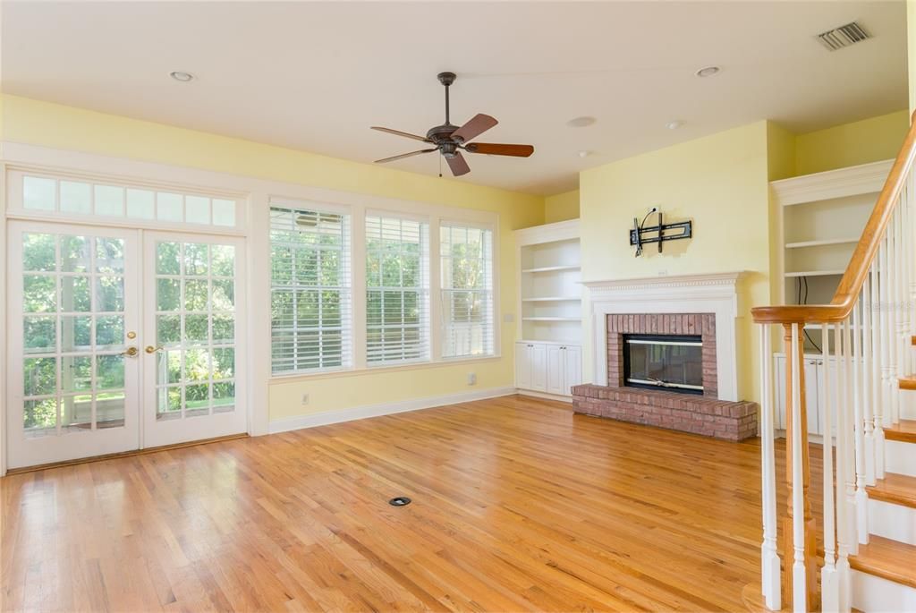 Active With Contract: $6,250 (4 beds, 3 baths, 3251 Square Feet)