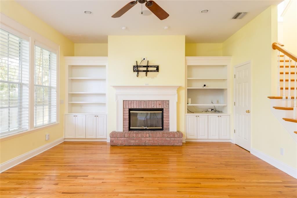 Active With Contract: $6,250 (4 beds, 3 baths, 3251 Square Feet)