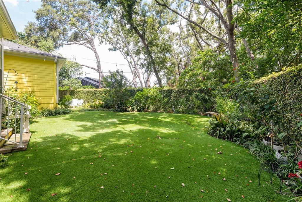 Active With Contract: $6,250 (4 beds, 3 baths, 3251 Square Feet)