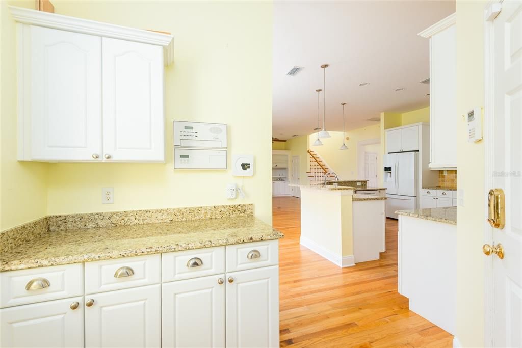 Active With Contract: $6,250 (4 beds, 3 baths, 3251 Square Feet)