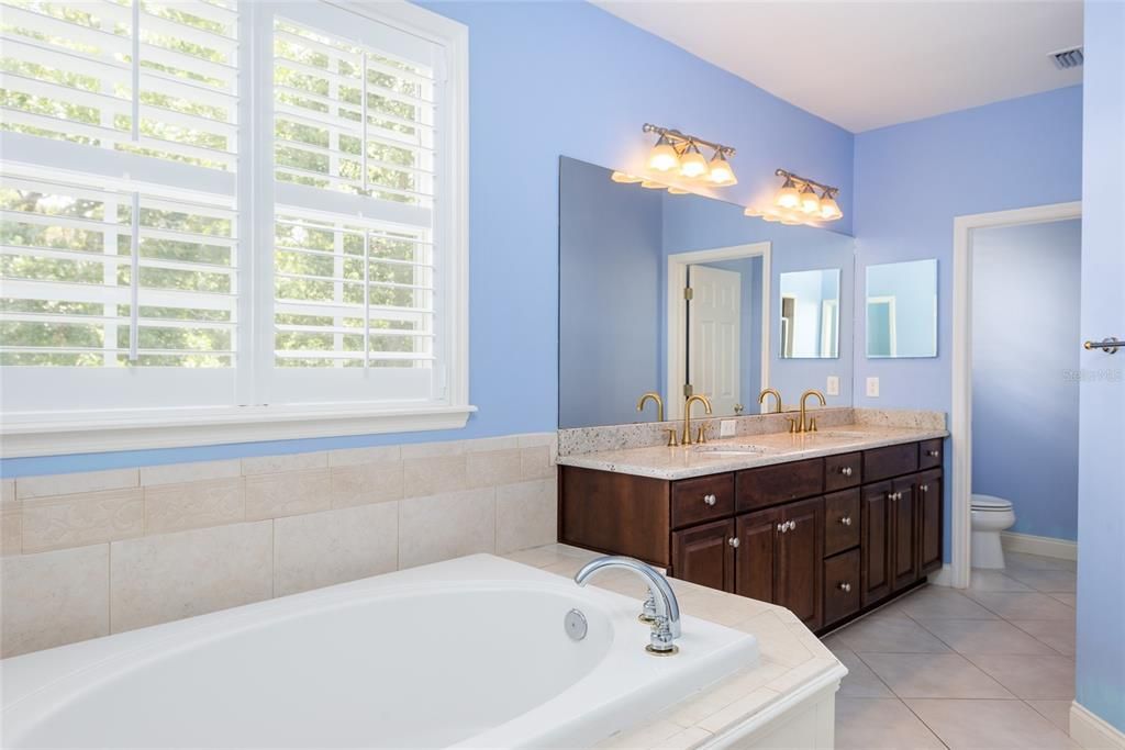 Active With Contract: $6,250 (4 beds, 3 baths, 3251 Square Feet)