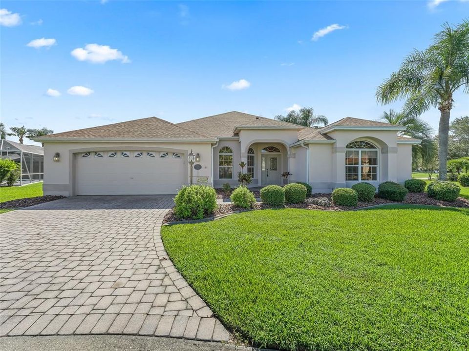 For Sale: $724,900 (3 beds, 2 baths, 2340 Square Feet)