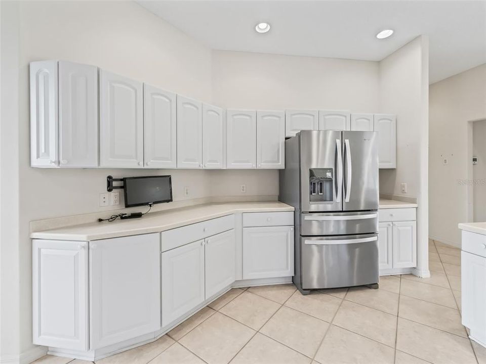 For Sale: $724,900 (3 beds, 2 baths, 2340 Square Feet)