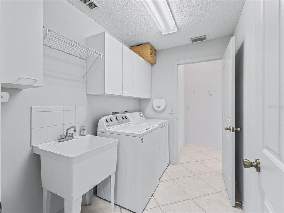 For Sale: $724,900 (3 beds, 2 baths, 2340 Square Feet)