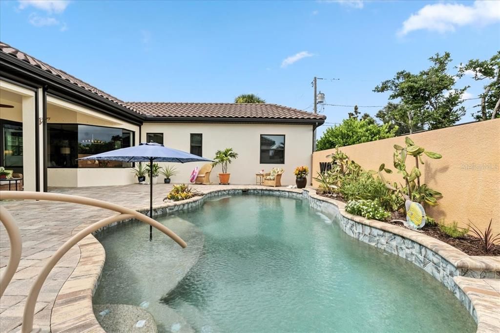 En Venta: $1,399,000 (3 camas, 3 baños, 2343 Pies cuadrados)