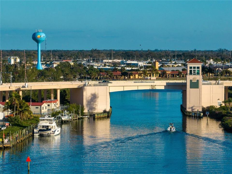 En Venta: $1,399,000 (3 camas, 3 baños, 2343 Pies cuadrados)