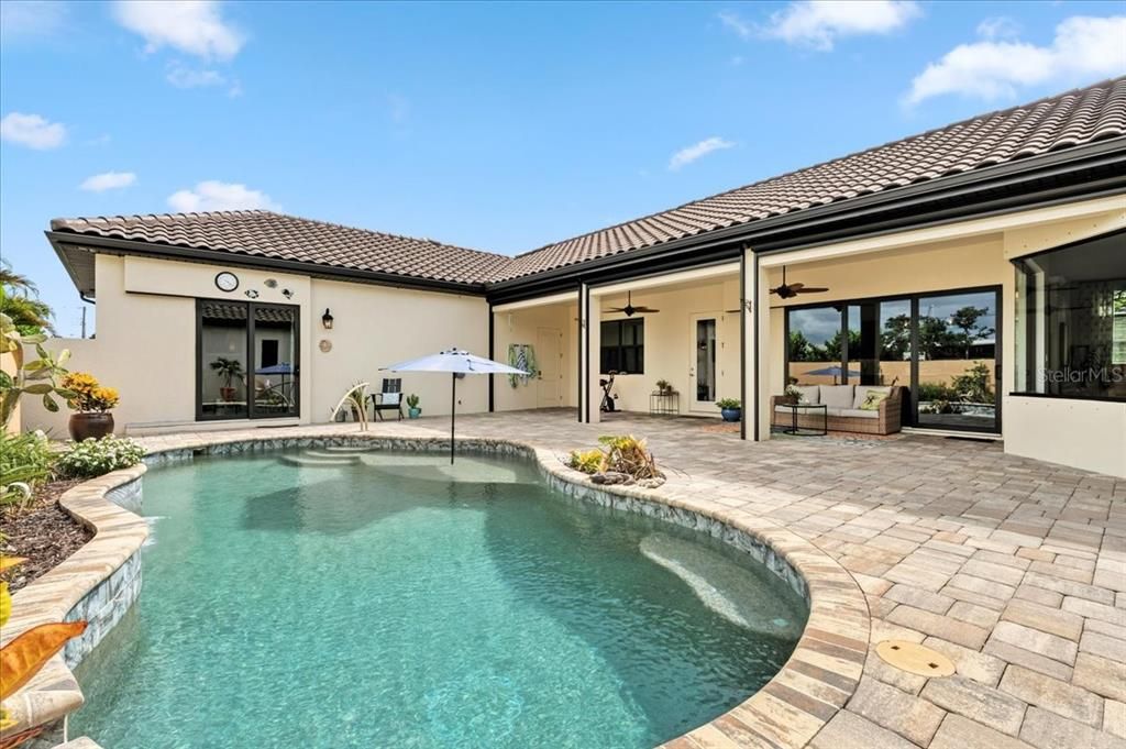 En Venta: $1,399,000 (3 camas, 3 baños, 2343 Pies cuadrados)