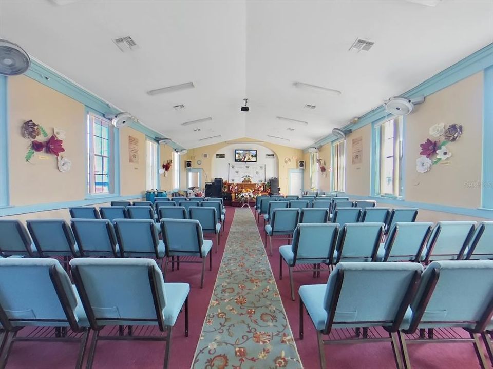 Под контрактом: $1,100,000 (0 спален, 0 ванн, 5040 Квадратных фут)