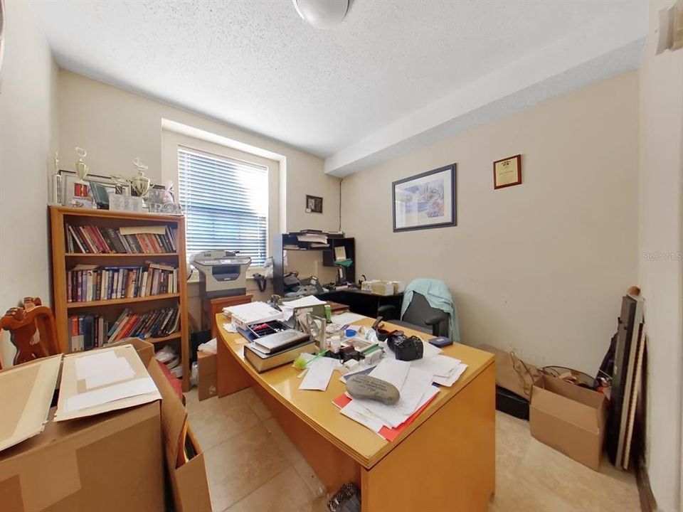 Под контрактом: $1,100,000 (0 спален, 0 ванн, 5040 Квадратных фут)