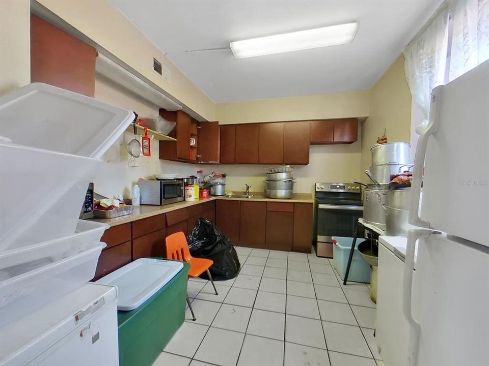 Под контрактом: $1,100,000 (0 спален, 0 ванн, 5040 Квадратных фут)