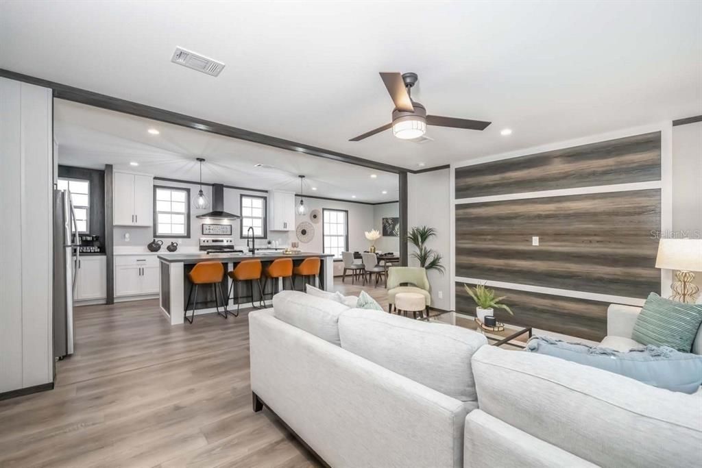 Active With Contract: $265,900 (3 beds, 2 baths, 1493 Square Feet)