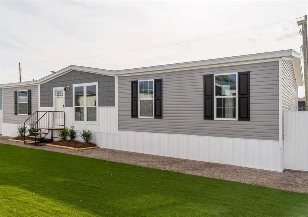 Active With Contract: $265,900 (3 beds, 2 baths, 1493 Square Feet)