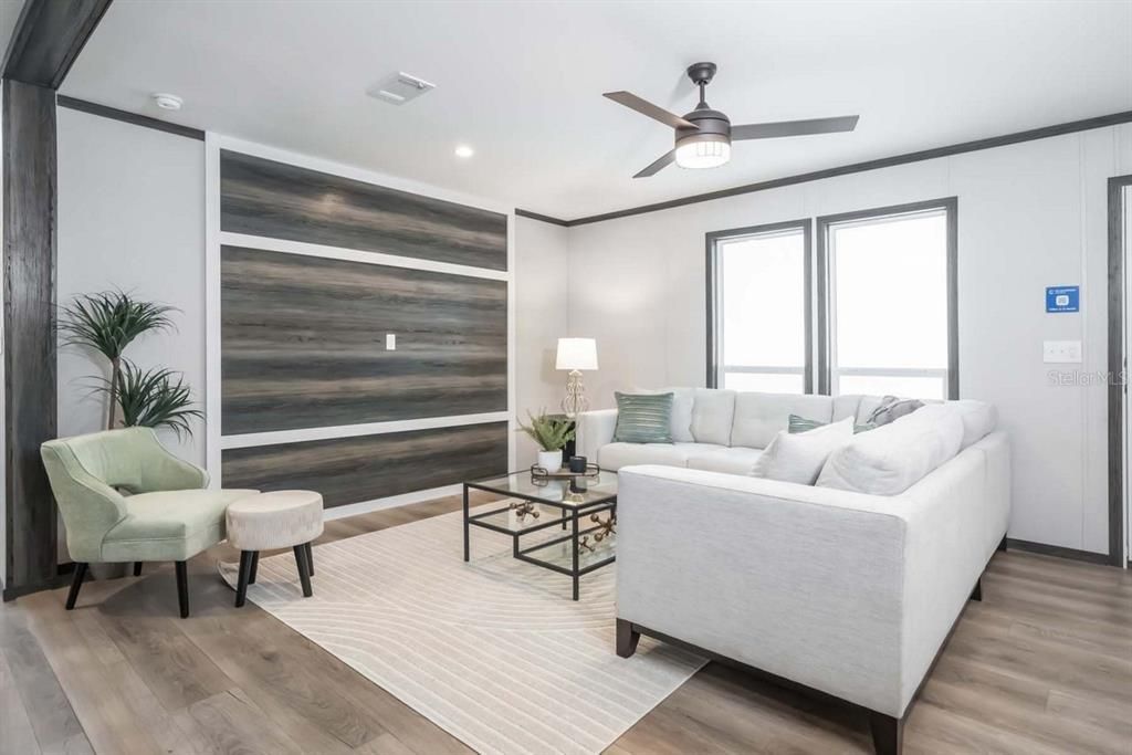 Active With Contract: $265,900 (3 beds, 2 baths, 1493 Square Feet)