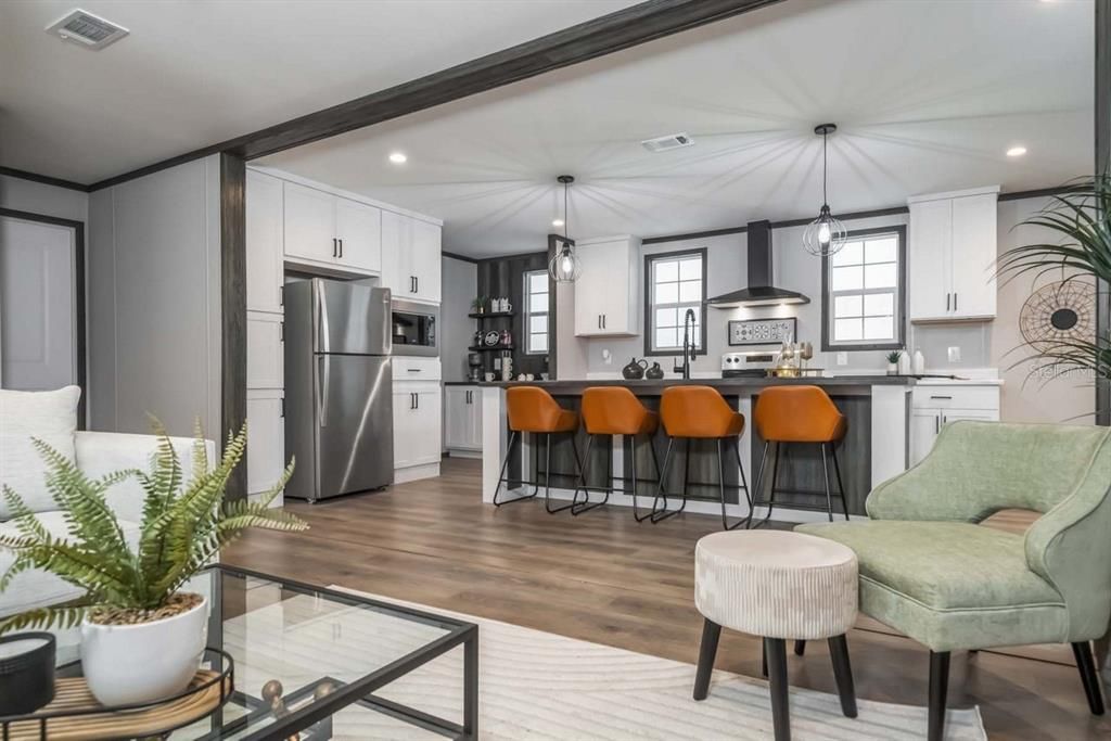 Active With Contract: $265,900 (3 beds, 2 baths, 1493 Square Feet)