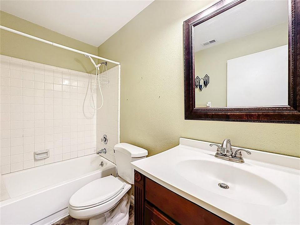 Active With Contract: $260,000 (3 beds, 2 baths, 1116 Square Feet)