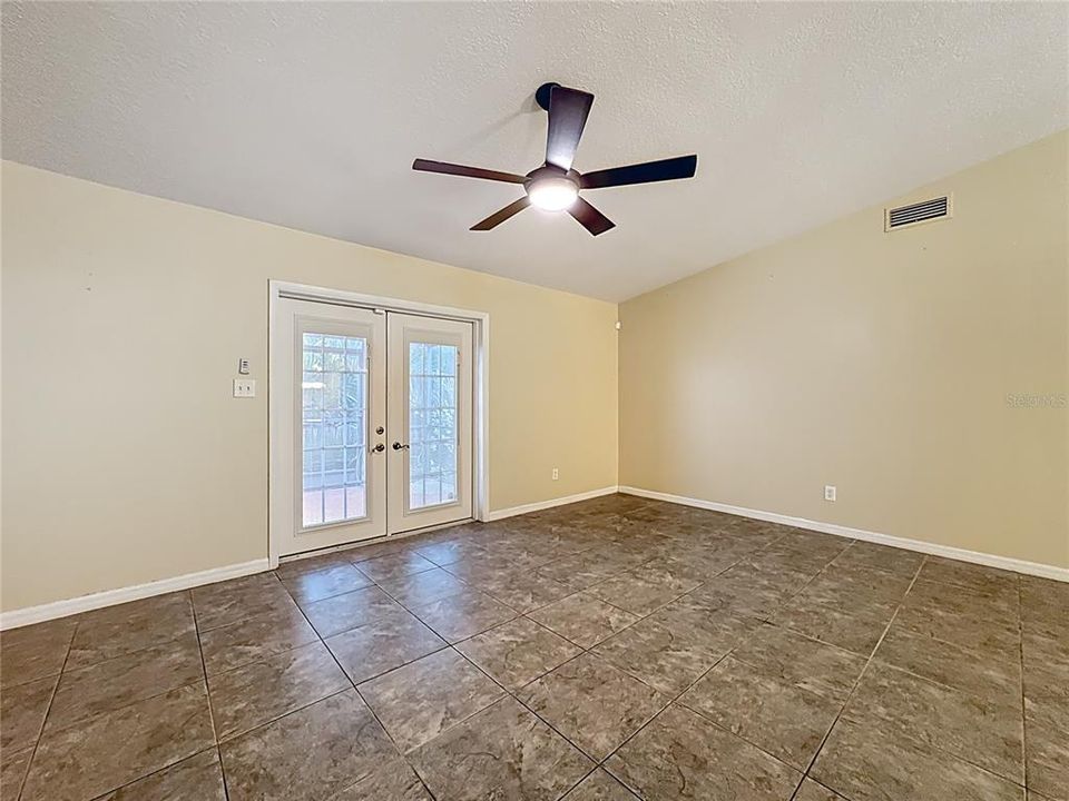 Active With Contract: $260,000 (3 beds, 2 baths, 1116 Square Feet)