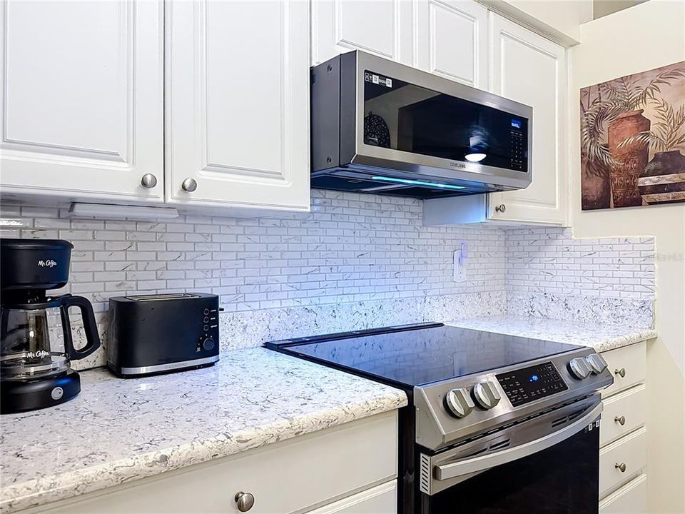 Active With Contract: $260,000 (3 beds, 2 baths, 1116 Square Feet)