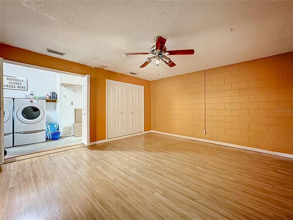 Active With Contract: $260,000 (3 beds, 2 baths, 1116 Square Feet)