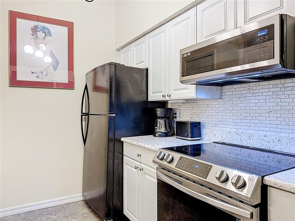 Active With Contract: $260,000 (3 beds, 2 baths, 1116 Square Feet)