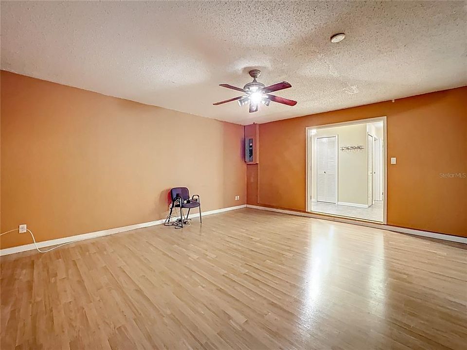 Active With Contract: $260,000 (3 beds, 2 baths, 1116 Square Feet)