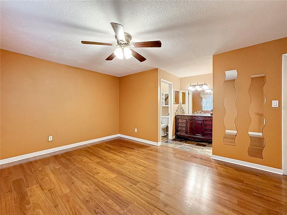 Active With Contract: $260,000 (3 beds, 2 baths, 1116 Square Feet)