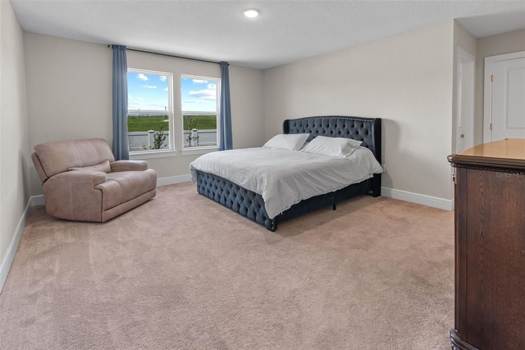 For Sale: $890,000 (5 beds, 4 baths, 3621 Square Feet)