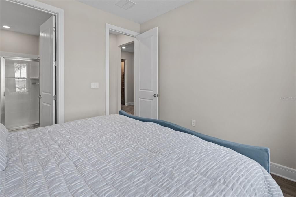 For Sale: $890,000 (5 beds, 4 baths, 3621 Square Feet)