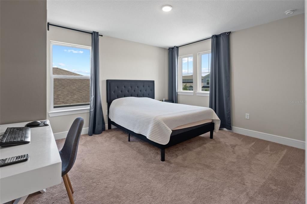 For Sale: $890,000 (5 beds, 4 baths, 3621 Square Feet)