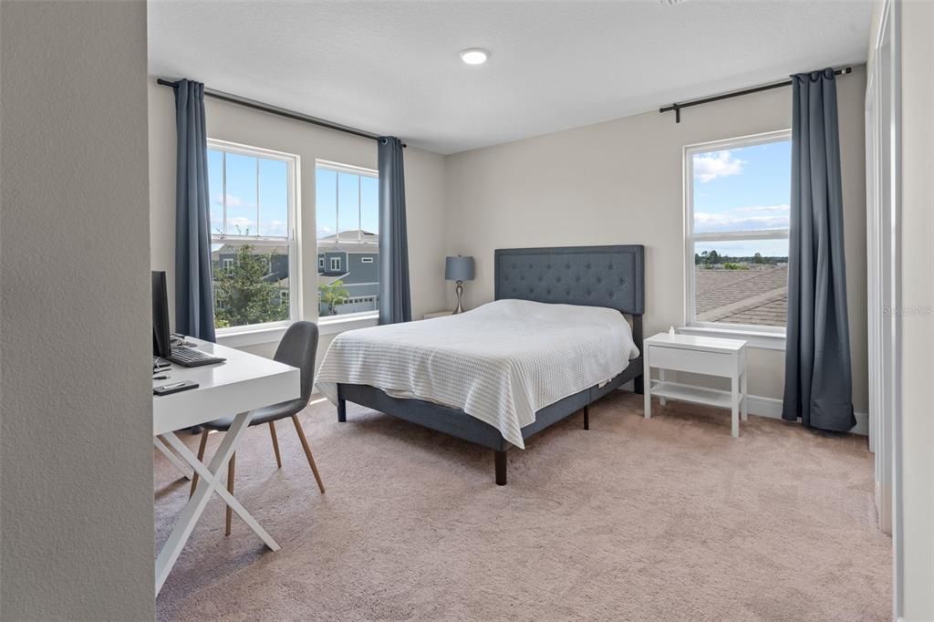 For Sale: $890,000 (5 beds, 4 baths, 3621 Square Feet)