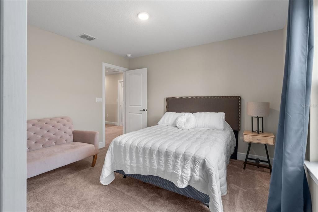 For Sale: $890,000 (5 beds, 4 baths, 3621 Square Feet)